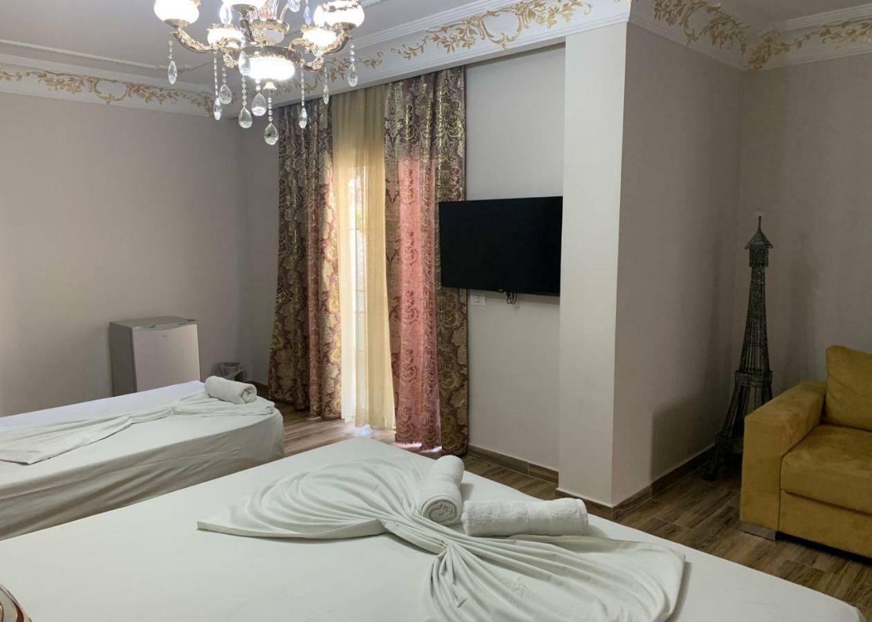 Hotel ANTALYA Durrës Buitenkant foto