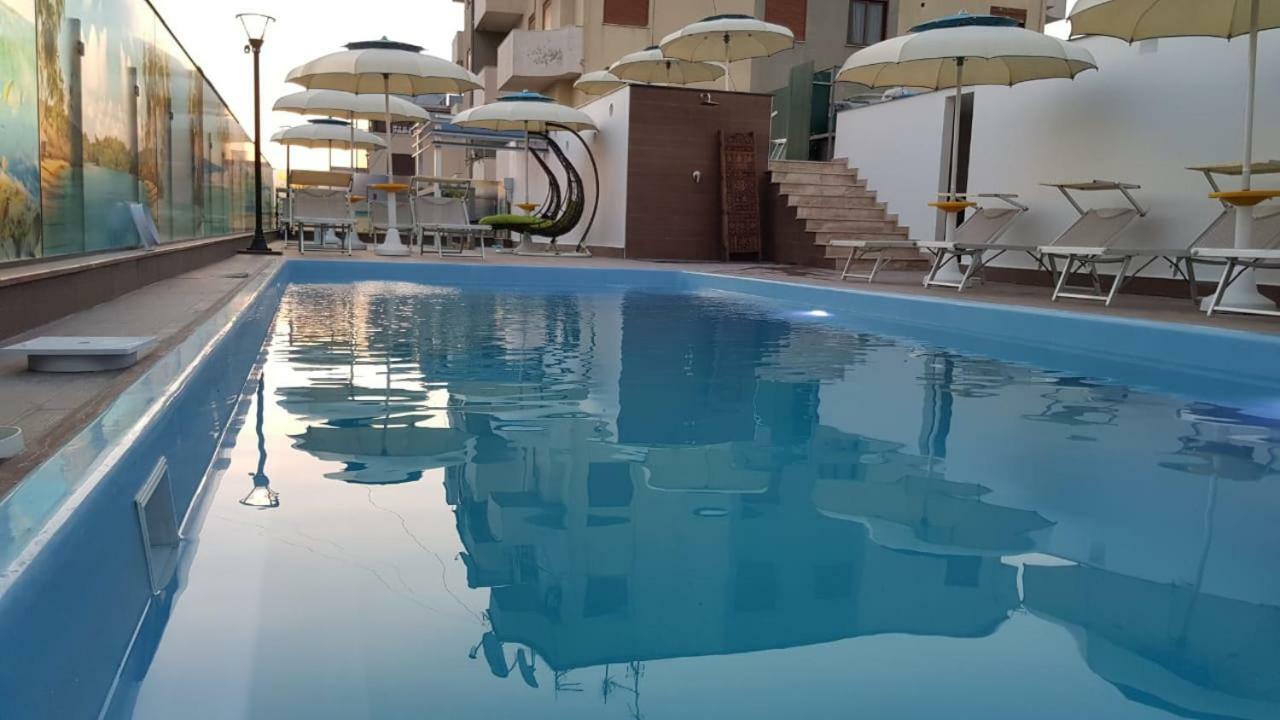Hotel ANTALYA Durrës Buitenkant foto