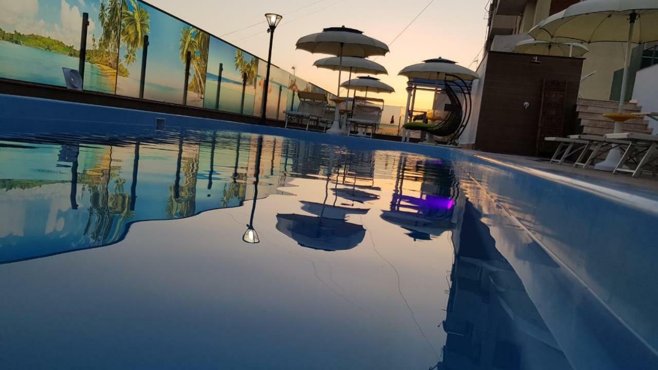 Hotel ANTALYA Durrës Buitenkant foto